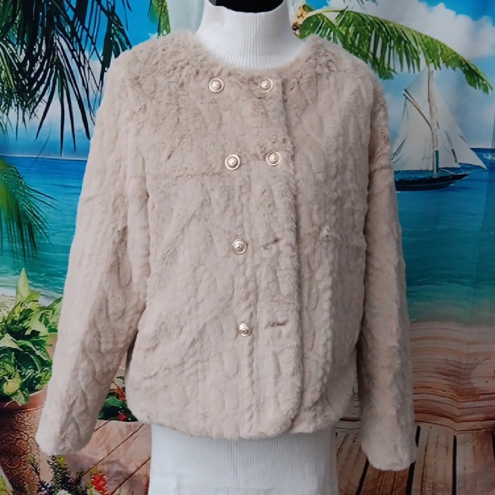 Elegant Cream Faux Fur Women's Jacket